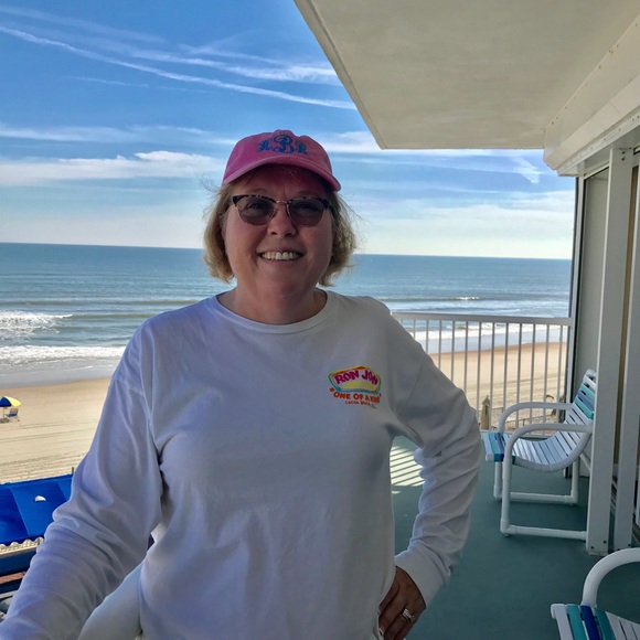 Meet your Posher, Heather - Picture 1 of 2